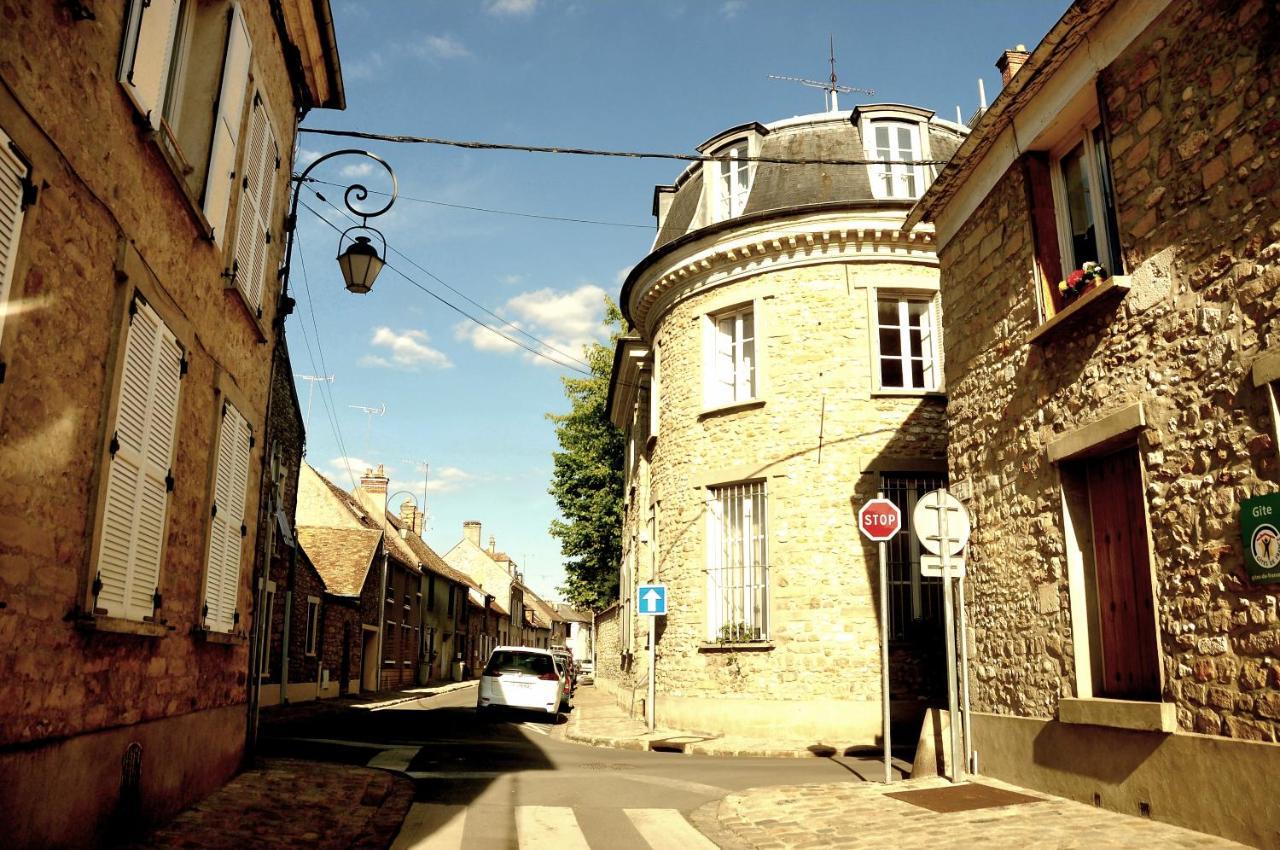 Appartement En Plein Coeur De Milly-La-Foret Exterior photo